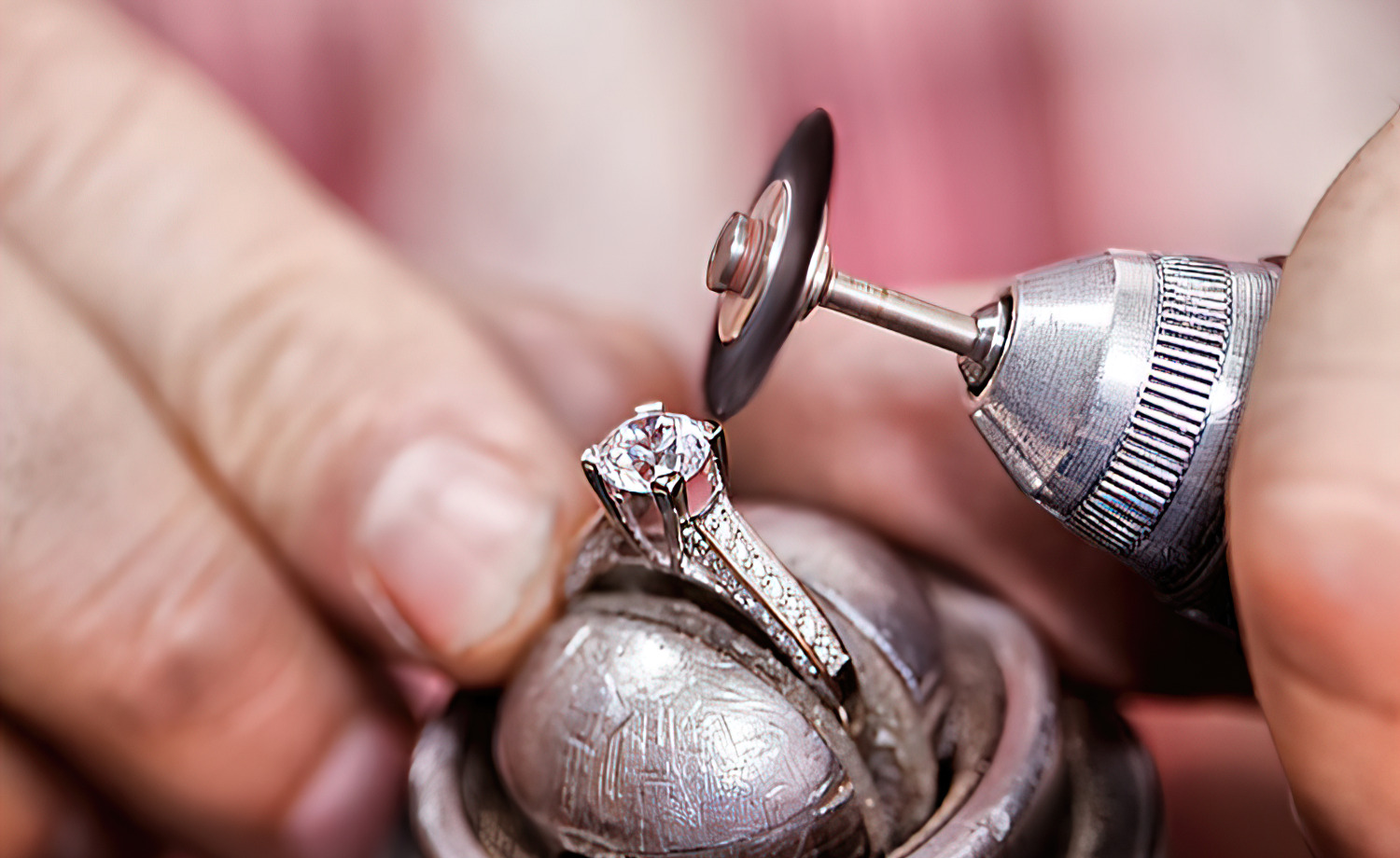 How to Use the Polishing Brushes to Polish Your Ring?