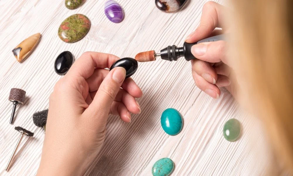 Sparkling Gemstones: How to Achieve a High-Gloss Finish with Rotary Tools