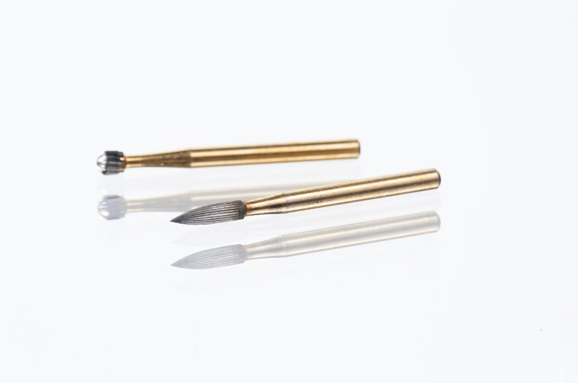 The Comprehensive Guide to Using Finishing and Trimming Carbide Burs in Dentistry